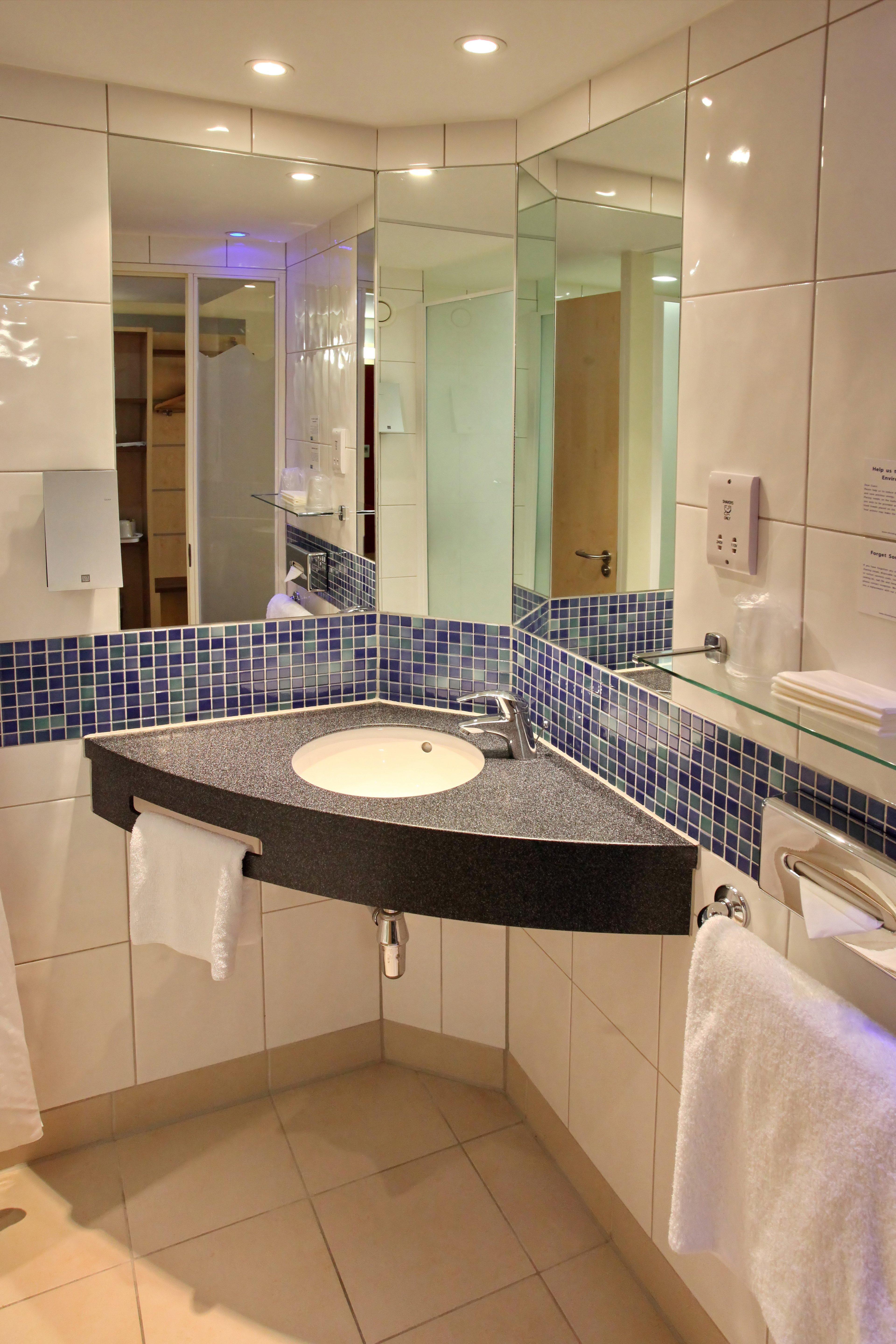 Express Southampton - M27, J7 By Ihg